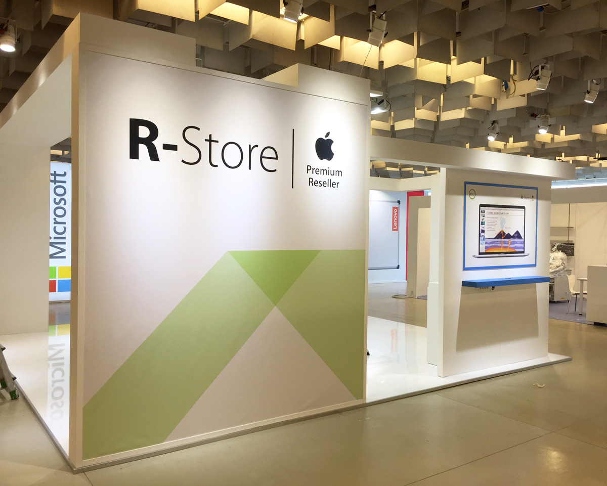 r-store stand